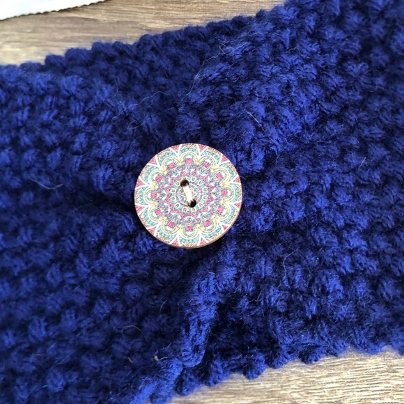 Hand Knit Blue Knot Headband with Button - Picture 3 of 8